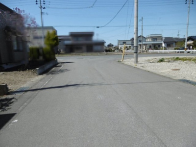 【前面道路含む現地写真】 | 平川市猿賀南野温泉権付き土地