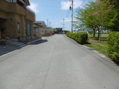 【前面道路含む現地写真】 | 平川市猿賀南野温泉権付き土地