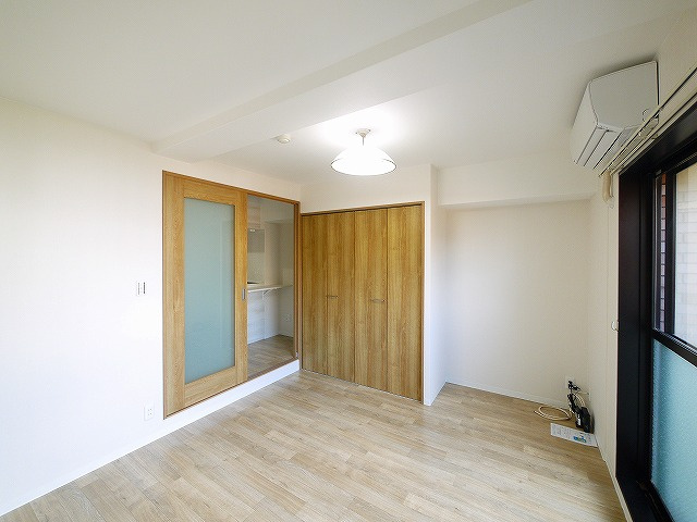 OMマンション東生駒の寝室|落ち着いて過ごせるお部屋なので、寝室にいかがでしょうか