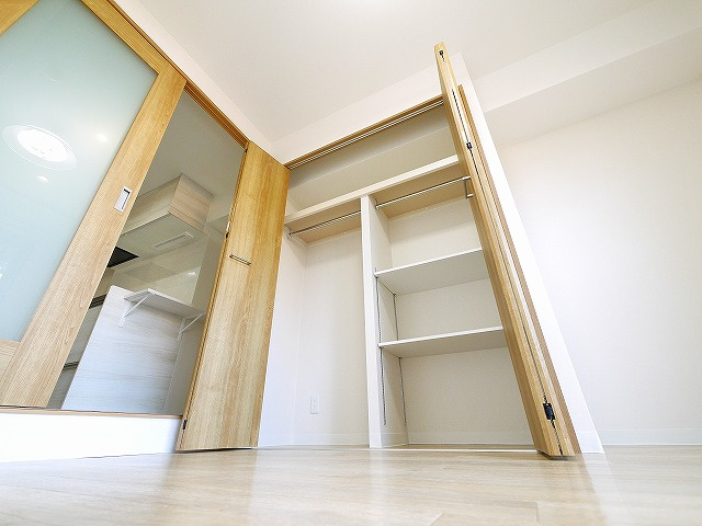 OMマンション東生駒の収納|こまごまとしたものを収納できそうですね