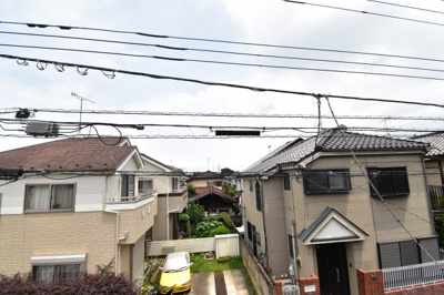 【展望】 | 三鷹市井口4丁目　新築戸建 | 景色を遮るものがないと、陽の光を長い時間浴びられます。空気も澄んでいるように感じますね。