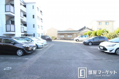 【駐車場】 | サンピラーＳＵＺＵＫＩ