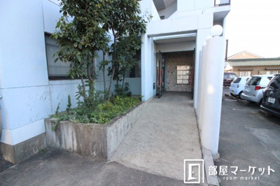 【エントランス】 | サンピラーＳＵＺＵＫＩ