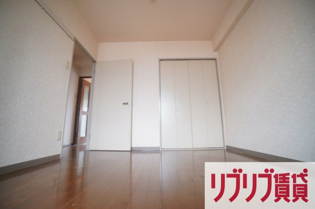 ラフィネ西都賀の寝室