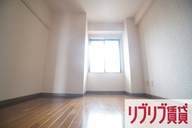 ラフィネ西都賀の洋室