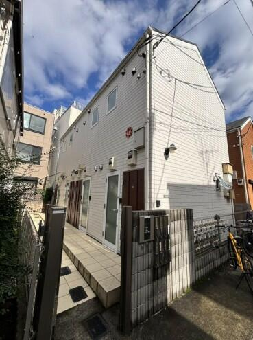 世田谷区下馬1丁目のアパートの画像