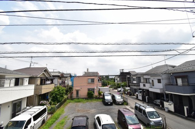 【展望】 | 三鷹市大沢１丁目　1号棟 | 景色を遮るものがないと、陽の光を長い時間浴びられます。空気も澄んでいるように感じますね。