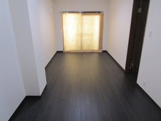 【洋室】 | 市川大野駅前ビル | 洋室１０帖