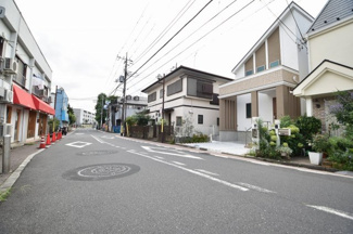 【前面道路含む現地写真】 | 北側約8.5ｍの道路は、交通量は少なく小さなお子様にも安心の立地です。
