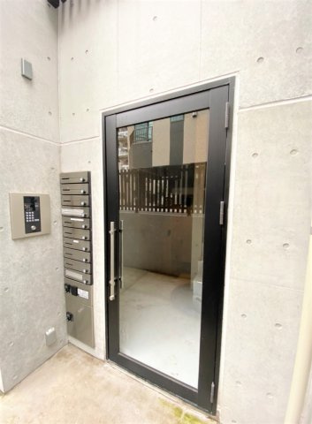 「防音マンション」ラシクラス蒲田のエントランス|落ち着いたエントランスです