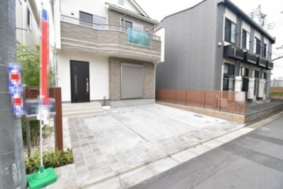 【駐車場】 | 小金井市貫井南町1丁目 | 車好きのパパにはうれしい広さのヵースペース、休日には自慢の愛車を思う存分メンテナンス。