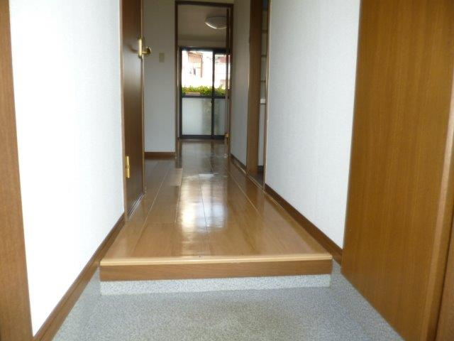 ディメイン小池の玄関