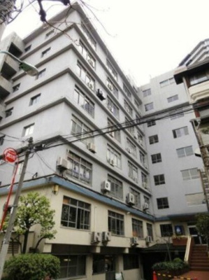 【外観】 | 代々木村田マンション | 鉄筋コンクリート造のがっちりとした建物。