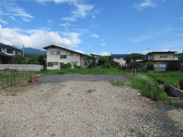 蔵王半郷貸家の駐車場
