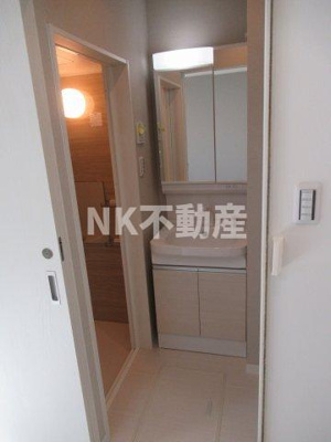 【洗面所】 | ステディ八戸の里（八戸ノ里賃貸） | ゆったりとスペースのある洗面所