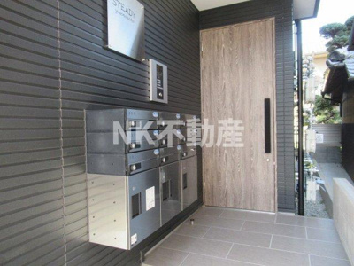 【エントランス】 | ステディ八戸の里（八戸ノ里賃貸） | 毎日通るエントランスはこのようになっています