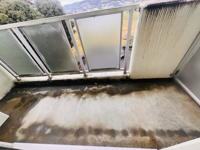 ファミールマンション広川のバルコニー|このバルコニーは扉があります。