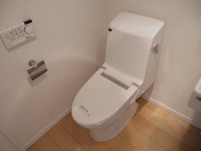 アーバンフラッツ四条西洞院（旧エスティメゾン四条西洞院）のトイレ|ウォシュレット