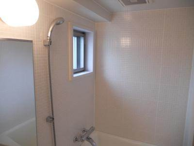 アーバンフラッツ四条西洞院（旧エスティメゾン四条西洞院）の浴室|風呂場窓