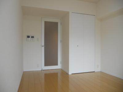 アーバンフラッツ四条西洞院（旧エスティメゾン四条西洞院）の寝室|室内