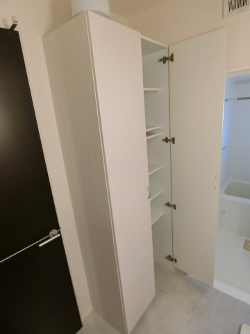 オレンジコートの収納