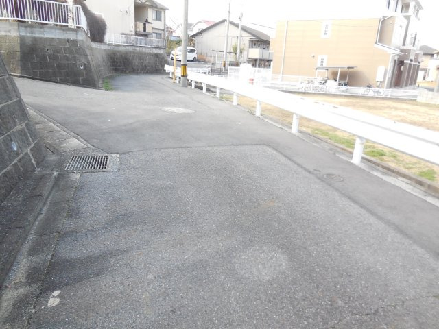 【前面道路含む現地写真】 | 物件までのアプローチです