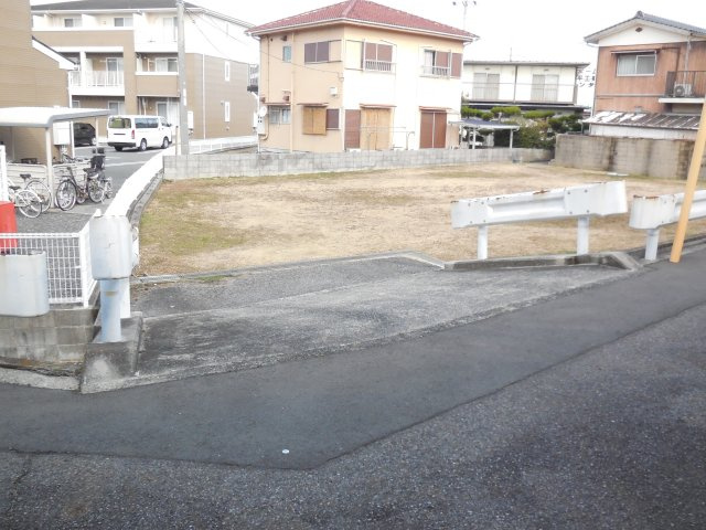 【前面道路含む現地写真】 | 静かな住宅地　落ち着く地域です