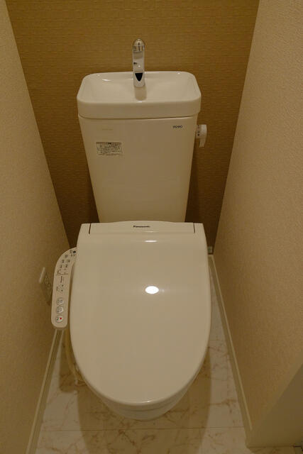 シャワー付トイレ
