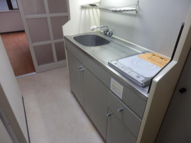 収納スペース豊富なキッチン