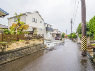 【前面道路含む現地写真】