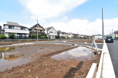 【前面道路含む現地写真】 | 国分寺市東戸倉１丁目　 | 完成が楽しみな20区画の大型分譲地