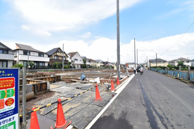 【前面道路含む現地写真】 | 国分寺市東戸倉１丁目　 | 完成が楽しみな20区画の大型分譲地