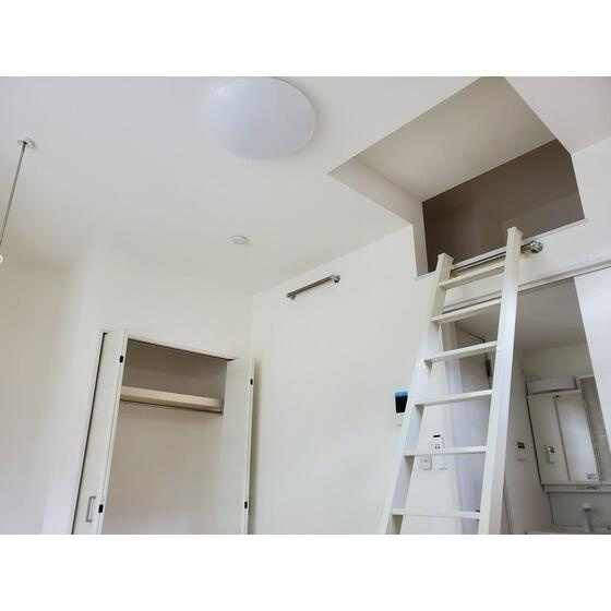 洋室にはロフト付！