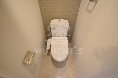 【トイレ】 | エスリード大阪梅田WEST | 落ち着いた色調のトイレです