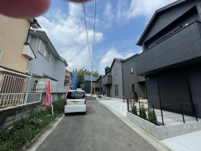 【前面道路含む現地写真】 | 日野市川辺堀之内新築戸建て５棟（残り１棟）　３号棟 | 前面道路含む現地写真です