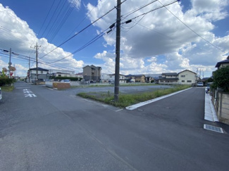 【前面道路含む現地写真】 | 川越市寺山　建築条件なし売地　「川越駅」バス16分　敷地60坪　【山田小学区】