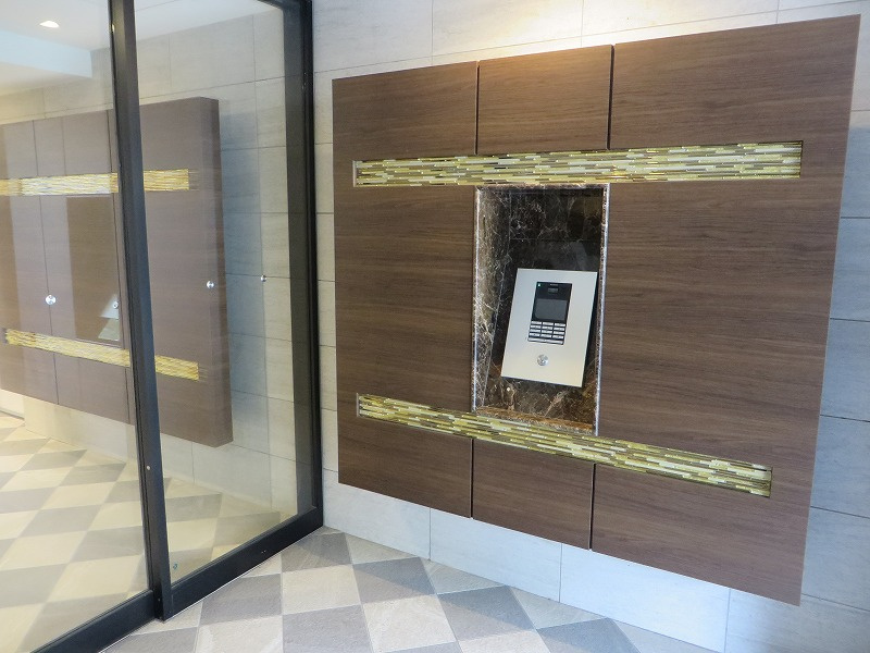 ファステート神戸ティアモのエントランス|落ち着いたエントランスです