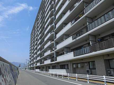 【外観】 | パラッシオ楽々園シービスタ | ※2021年7月中旬リノベーション完了予定
　是非、現地を見られる事をお勧めいたします！
　間取図では分からない広さや明るさがあります。