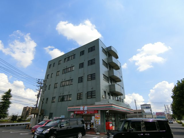 正光平成ビルの外観