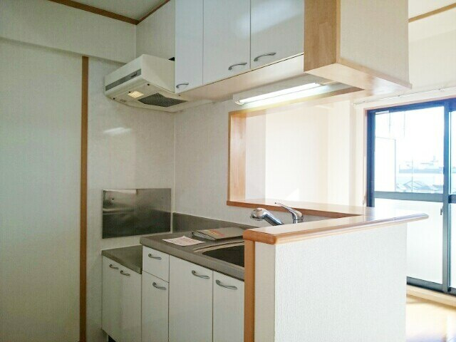 ザ・ウィング　Ｓのキッチン