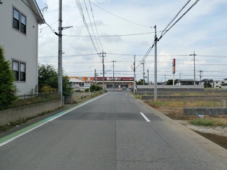 【前面道路含む現地写真】