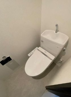 台東区三筋１丁目の賃貸マンションのトイレ