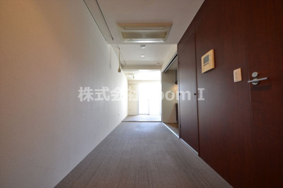 【居間・リビング】 | アーバンフラッツ瓦町（旧エスティメゾン瓦町） | ゆったり過ごせるリビングです