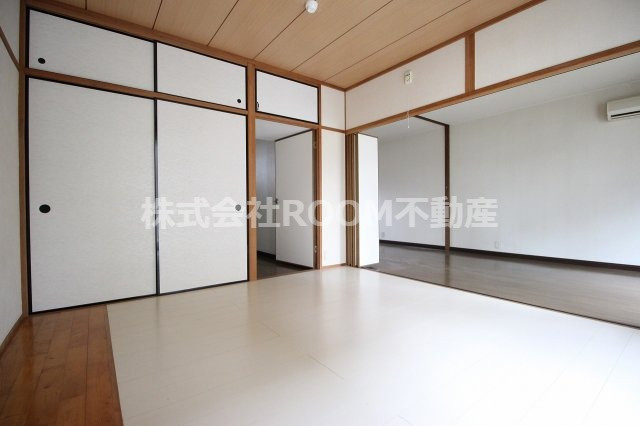 エクセレントハイツの洋室|きれいな洋室です