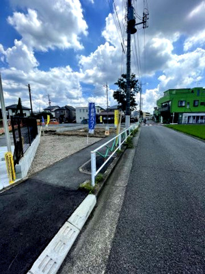 【前面道路含む現地写真】 | 仲介手数料無料　府中市住吉町3丁目新築戸建て4棟　4号棟