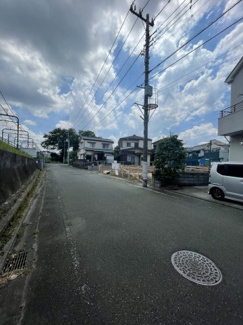 【前面道路含む現地写真】