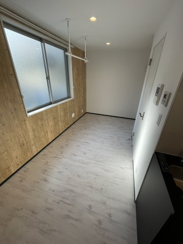【居間・リビング】 | MAHALO RESIDENCE 東四つ木 | ★木目調のお洒落な内装★