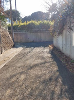 【前面道路含む現地写真】 | 三浦市初声町下宮田　建築条件なし売地 | 前面道路含む現地写真
