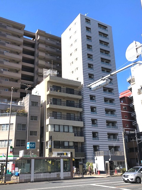 グランカーサ上野入谷のその他共用部分|左が駅、白い建物が物件すぐです