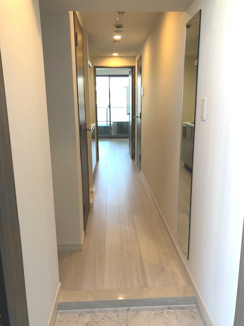 グランカーサ上野入谷の設備|玄関に姿見鏡付きです